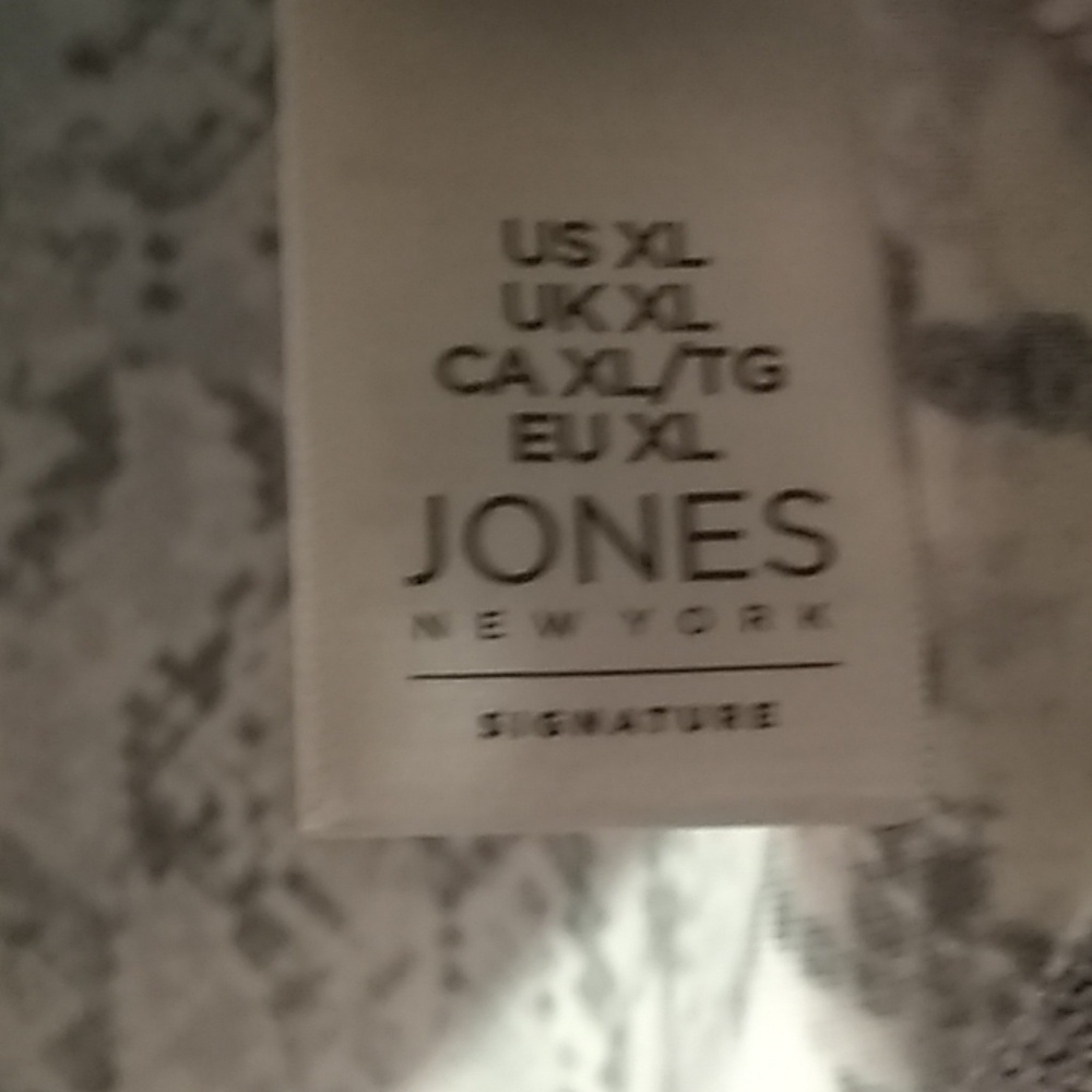 Jones New York signature xl top. NWOT🔹FIRM🔹 - Picture 3 of 8